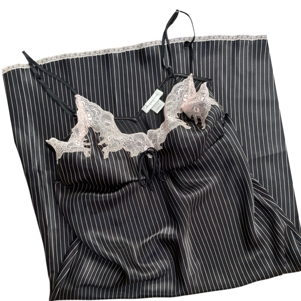 Jones New York Black & Cream Satin Chemise for Elegant Sleep